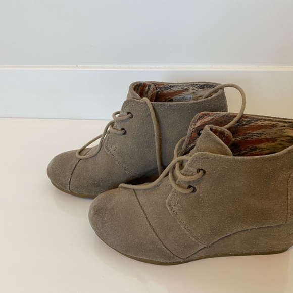 Toms Suede Wedge Booties, Size 6 1/2, Tan - Picture 6 of 6